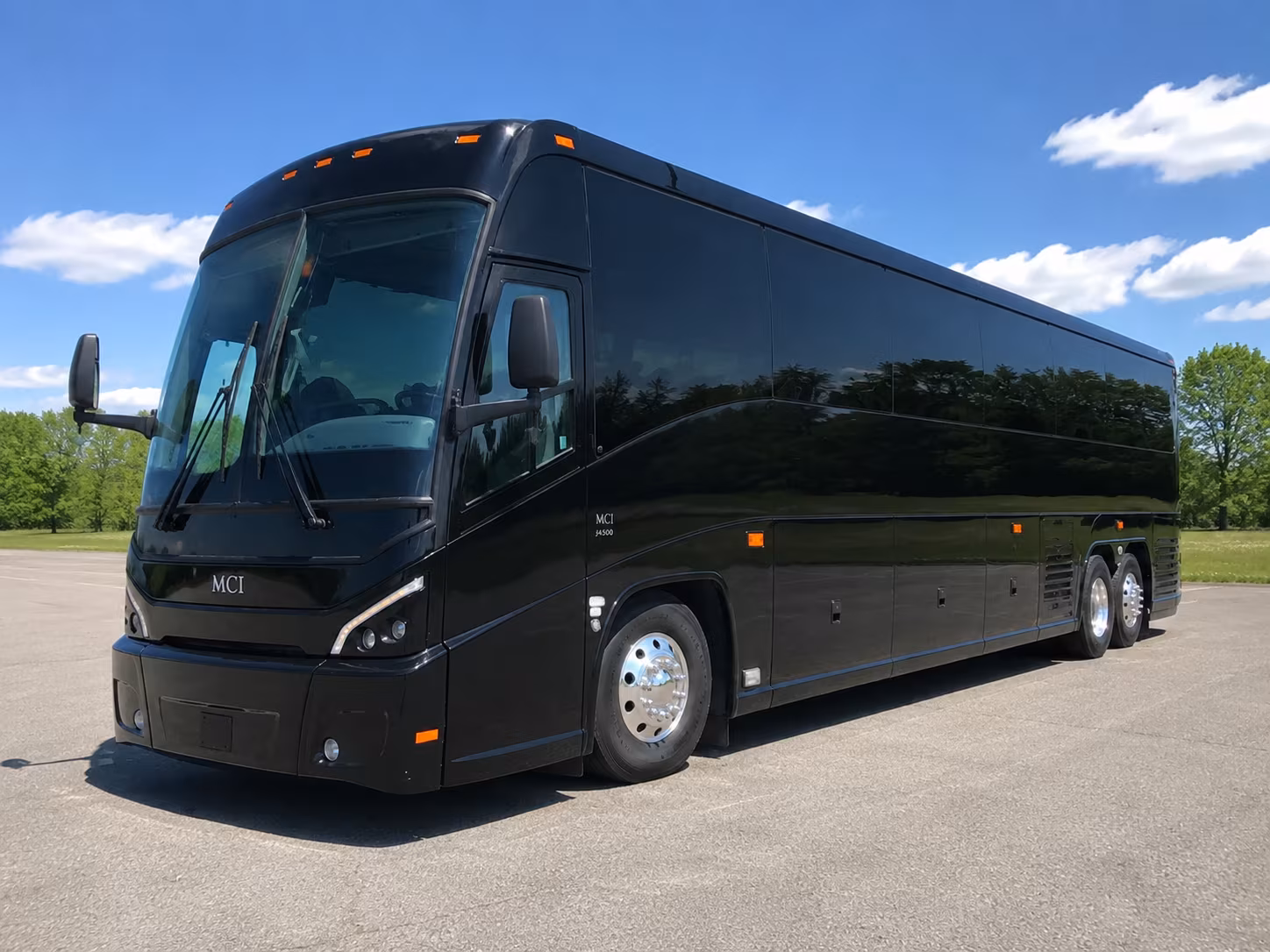 shuttle guests from sav airport to your savannah wedding hotels and venues